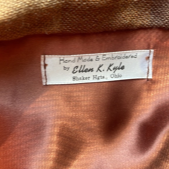 Vintage handmade embroidered snap closure clutch - Picture 3 of 6